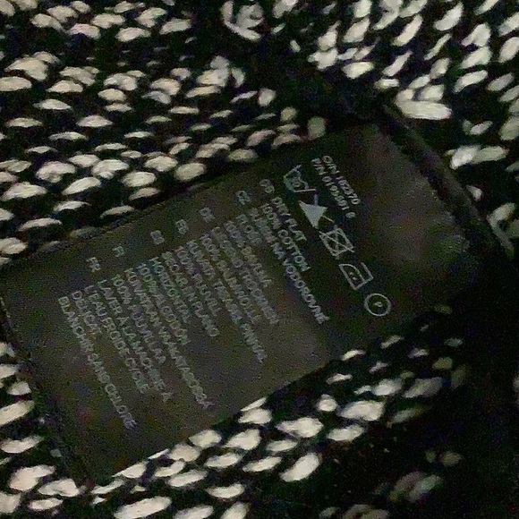 H&M black and white striped/tribal print blazer, size small - Picture 3 of 4